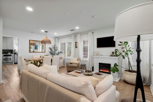 Foto del edificio - 3004 Oakmont Blvd