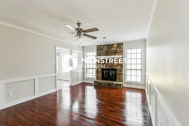 Building Photo - 3 Bedroom Pet-Friendly Home in MEMPHIS, TN with Main Street Renewal