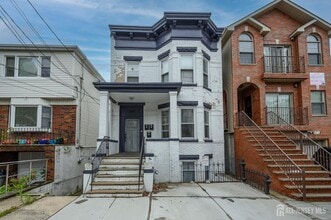 Building Photo - 569 Liberty Ave