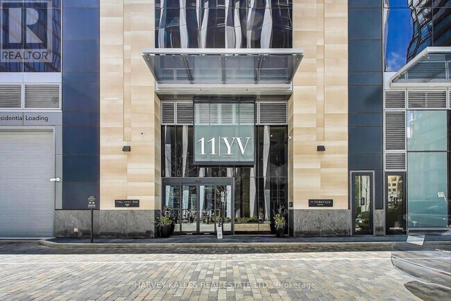Photo du bâtiment - 11 Yorkville Ave