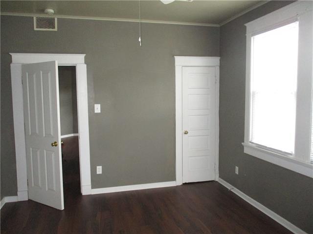 Building Photo - 827 Greenwood Dr