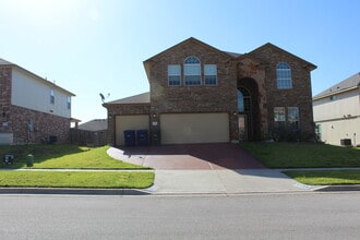 Building Photo - 2108 Terry Dr