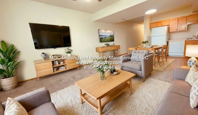 Building Photo - TIMBER BROOKE TOWNHOME AVAILABLE FOR YOUR ...