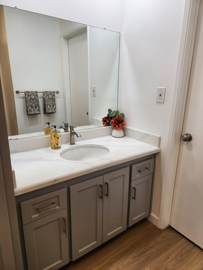 Building Photo - 13722 Red Hill Ave