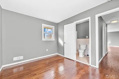 Building Photo - 46 Haines Ave