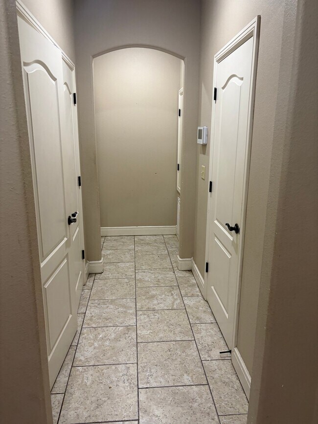 Foto del edificio - 8328 N 26th St