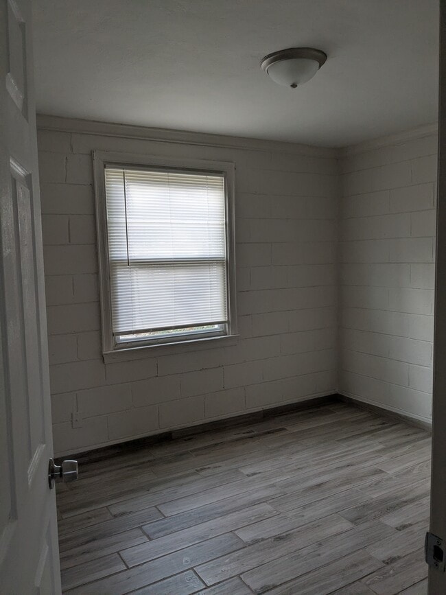 Building Photo - 2945 Schofield Ave