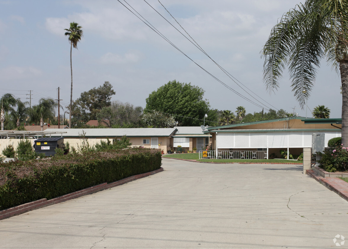 Building Photo - 5069 La Sierra Ave