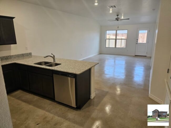 Building Photo - BRAND NEW!! DONT MISS THIS!
