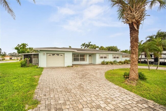 Building Photo - 10237 Tarpon Dr