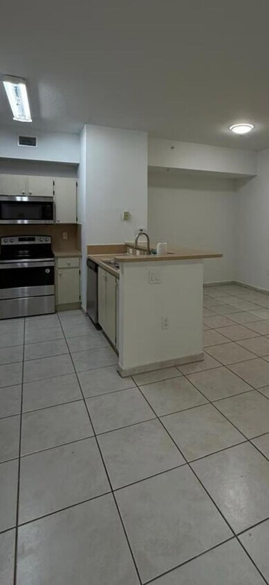 Foto del edificio - 7280 NW 114th Ave