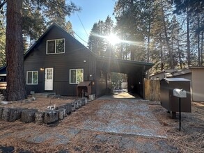 Building Photo - 1102 Dedi Ave
