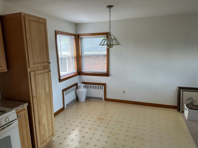 Building Photo - 1217 Inwood Ter