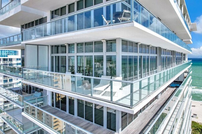 Foto del edificio - 3737 Collins Ave