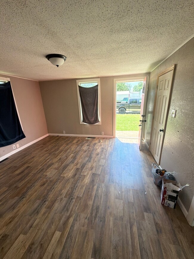 Building Photo - 329 Park Ln