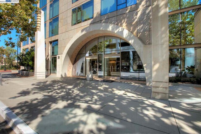 Foto del edificio - 38 N Almaden Blvd