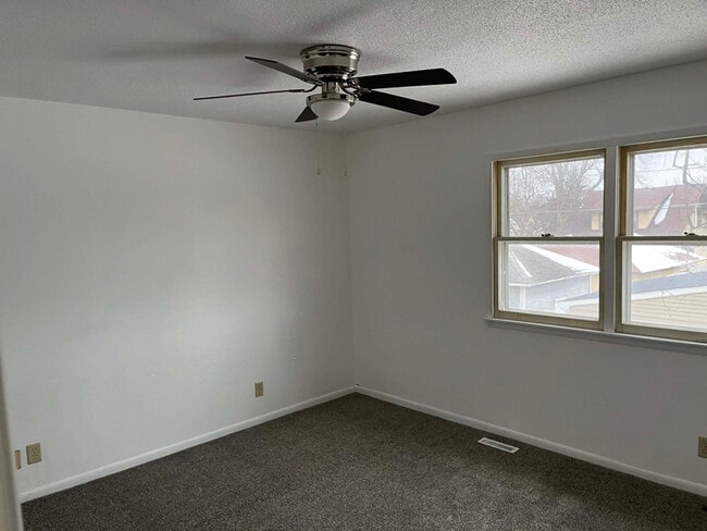 Building Photo - 605 E Robinson St