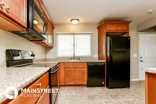 Building Photo - 3063 Aberdeen Dr