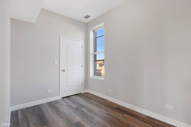 Building Photo - 1256 S Christiana Ave