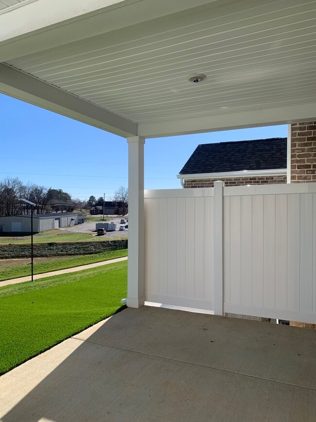 Foto del edificio - 7133 Mapleside Ln