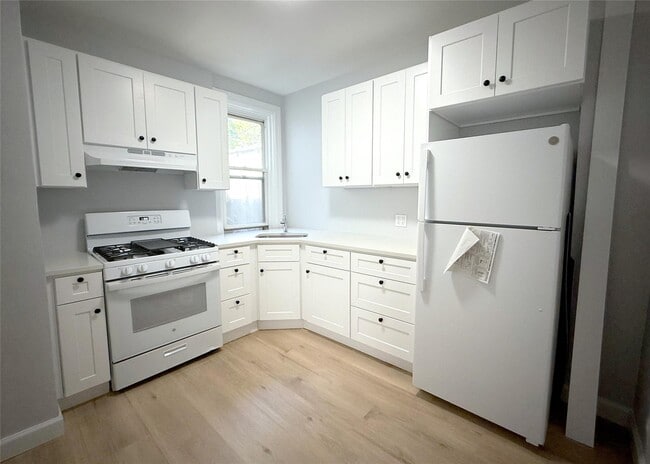Building Photo - 228 Mamaroneck Ave