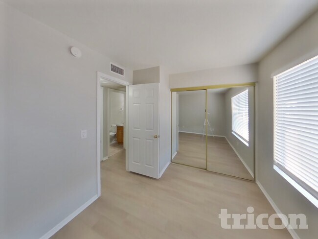 Foto del edificio - 7331 W Mountain View Rd