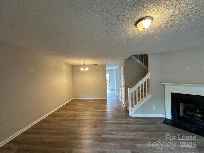 Building Photo - 626 Emerald Cove Dr