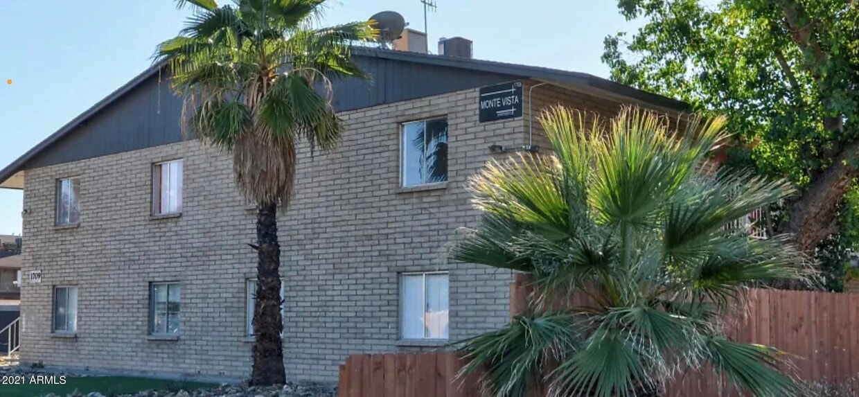 Foto principal - 1709 W Mountain View Rd