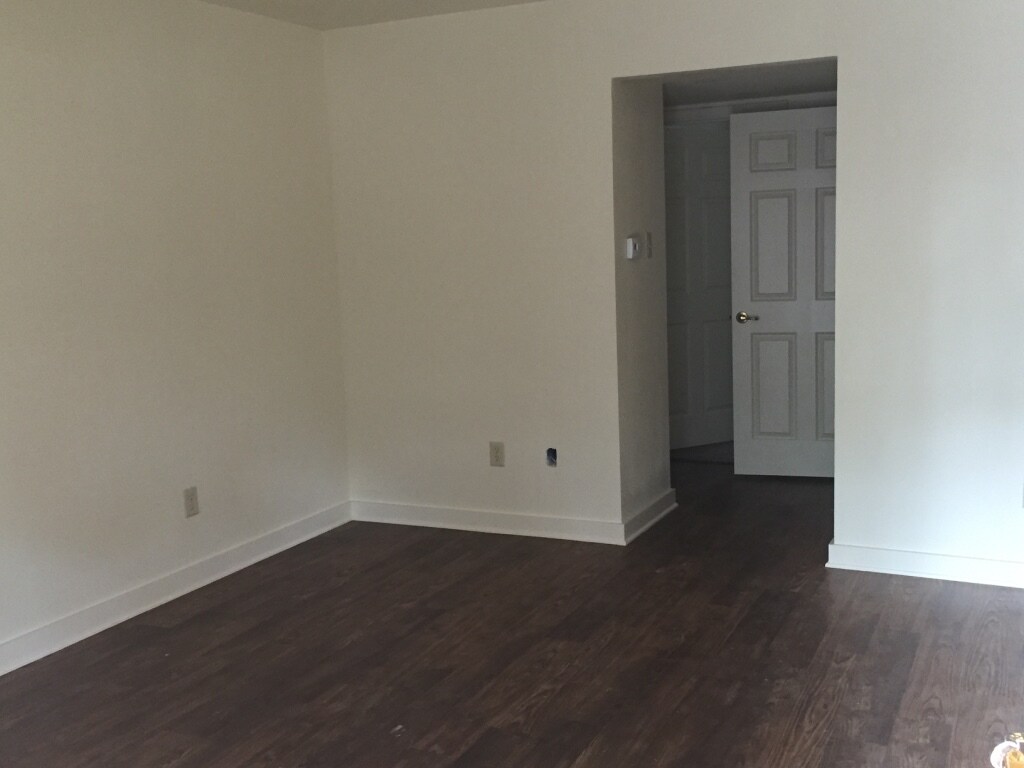 Foto del edificio - 513 S Industrial St