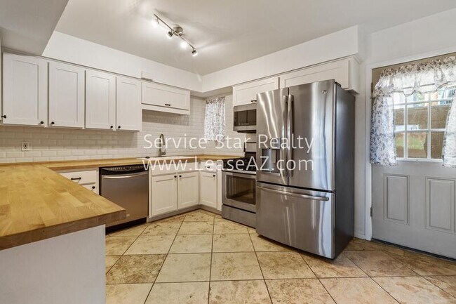 Building Photo - 6501 N 17th Ave