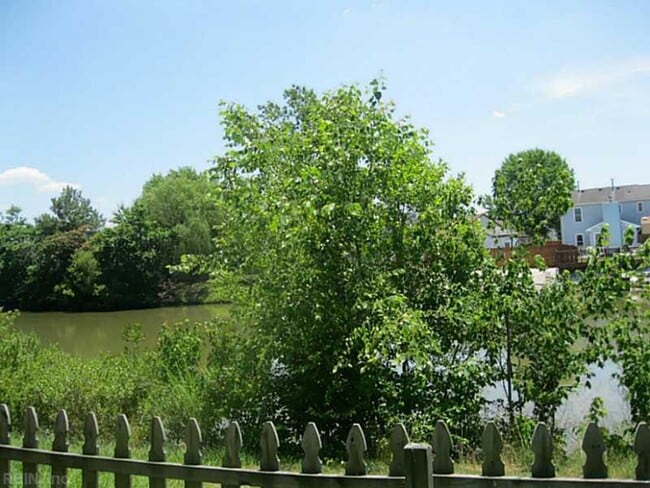 Building Photo - Rosemont Forest