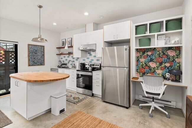 Foto del edificio - 6314 11th Ave NW