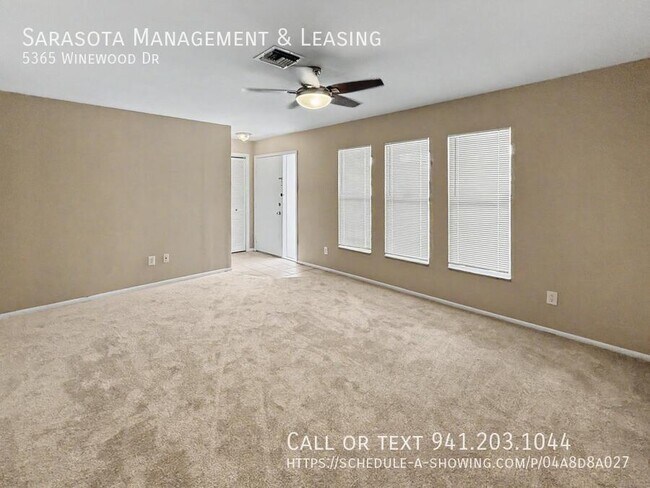 Foto del edificio - 5365 Winewood Dr