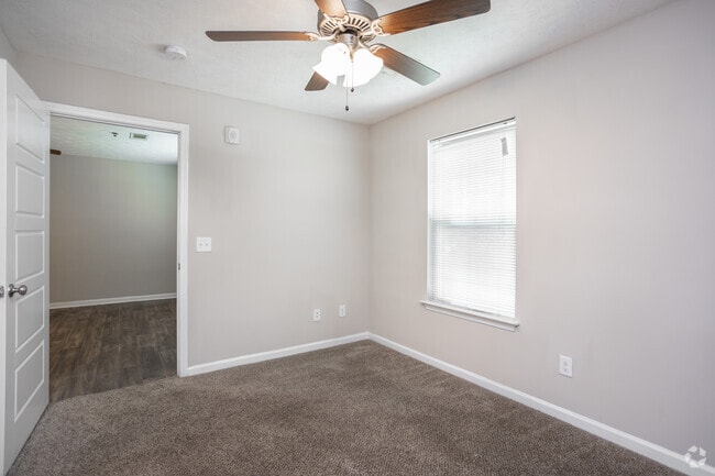 LEGENDS 2 BR | 2 BA | 960SF - Second Bedroom - Legends at Armour Avenue