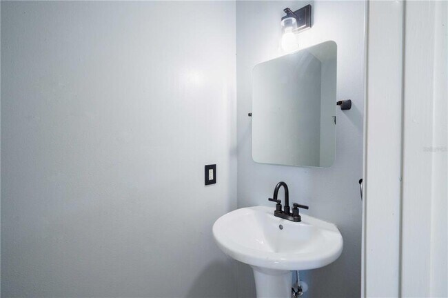 Foto del edificio - 2230 Waterleaf St