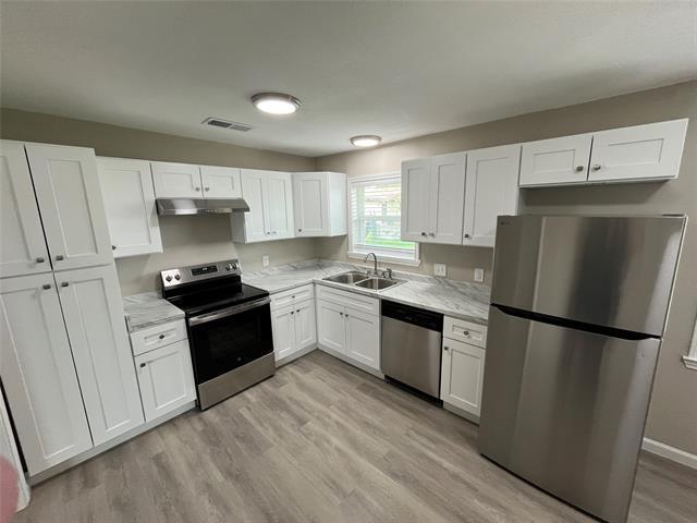 Building Photo - 1220 Chapman Dr