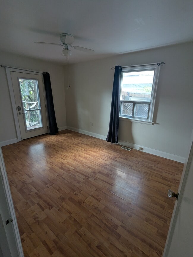 Photo du bâtiment - 96 E 21st St