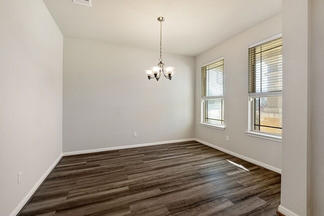 Building Photo - Pfabulous 4 Bedroom, 2.5 Bath, 2-Story Hom...