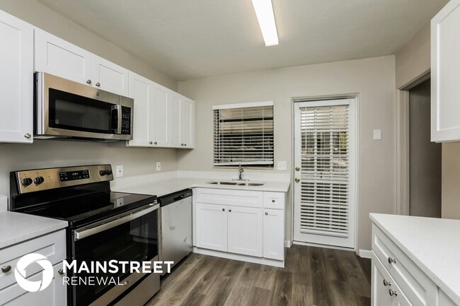 Building Photo - 1147 Magnolia Dr