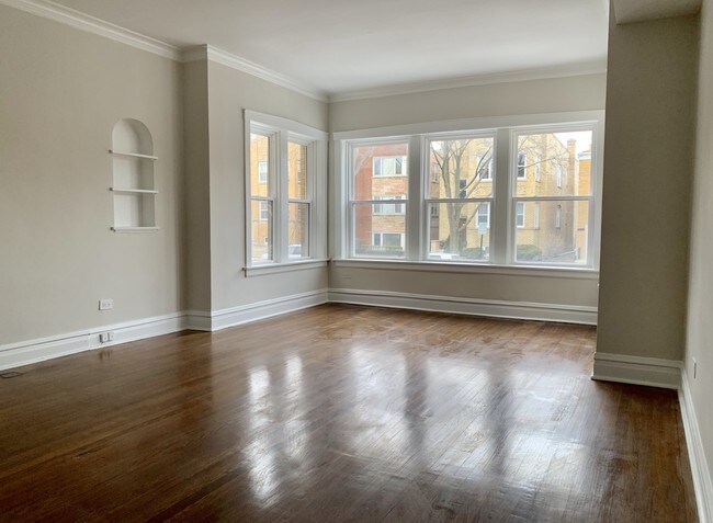 Large Living Room - 4833 Wright Terrace