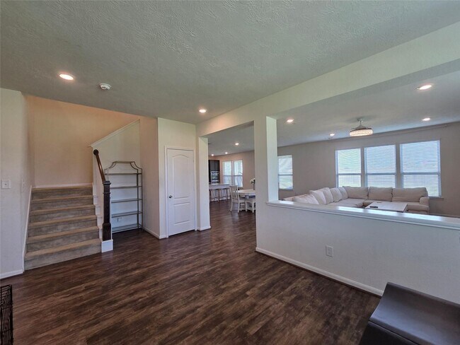 Foto del edificio - 25553 Kensington Lk Dr