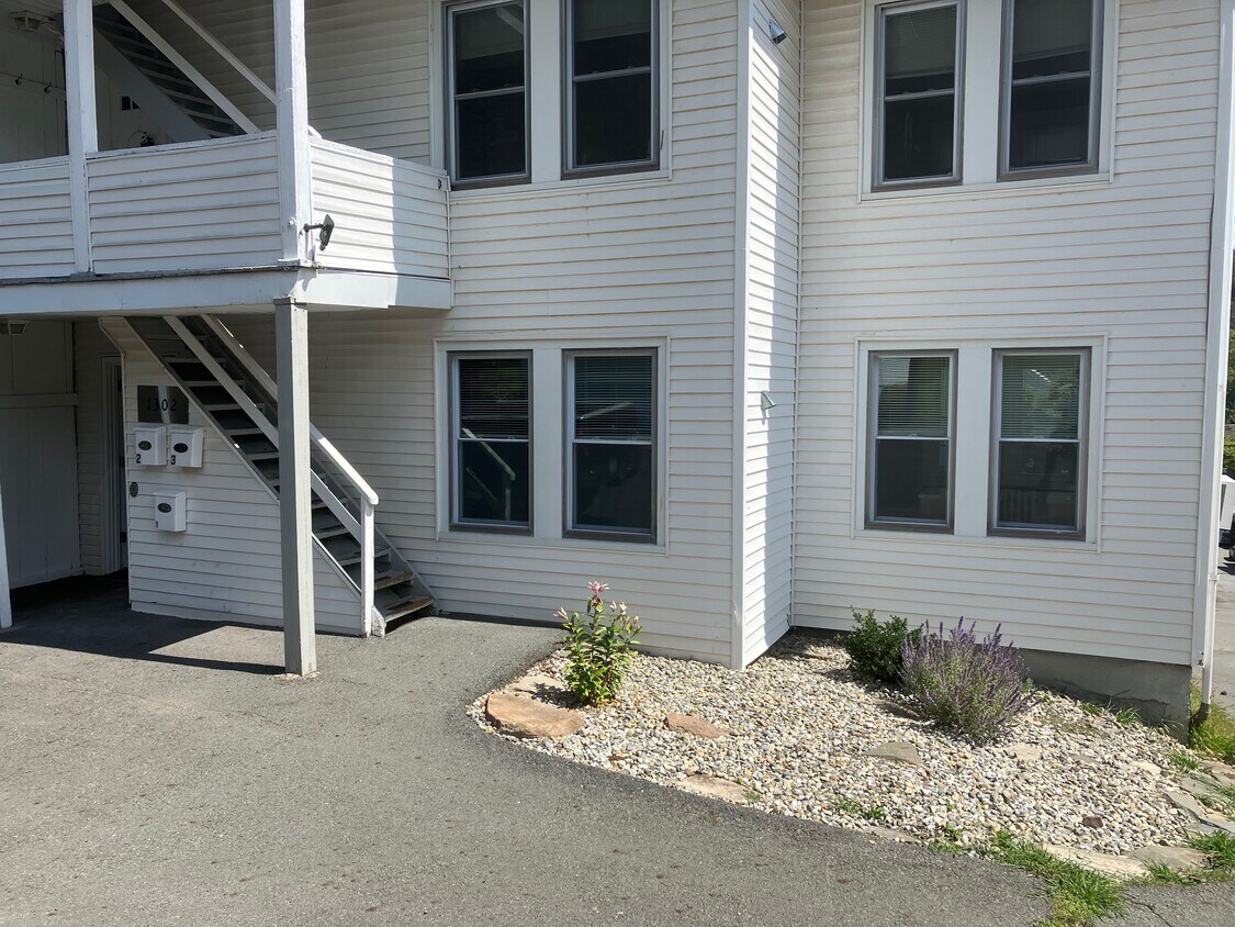 1302 Hillside Ave Unit Apt1, Honesdale, PA 18431 Apartments in