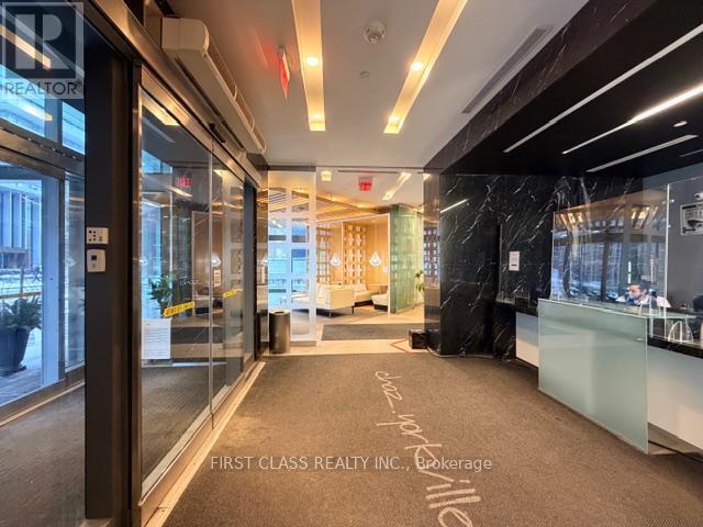 Building Photo - 45 Charles St E