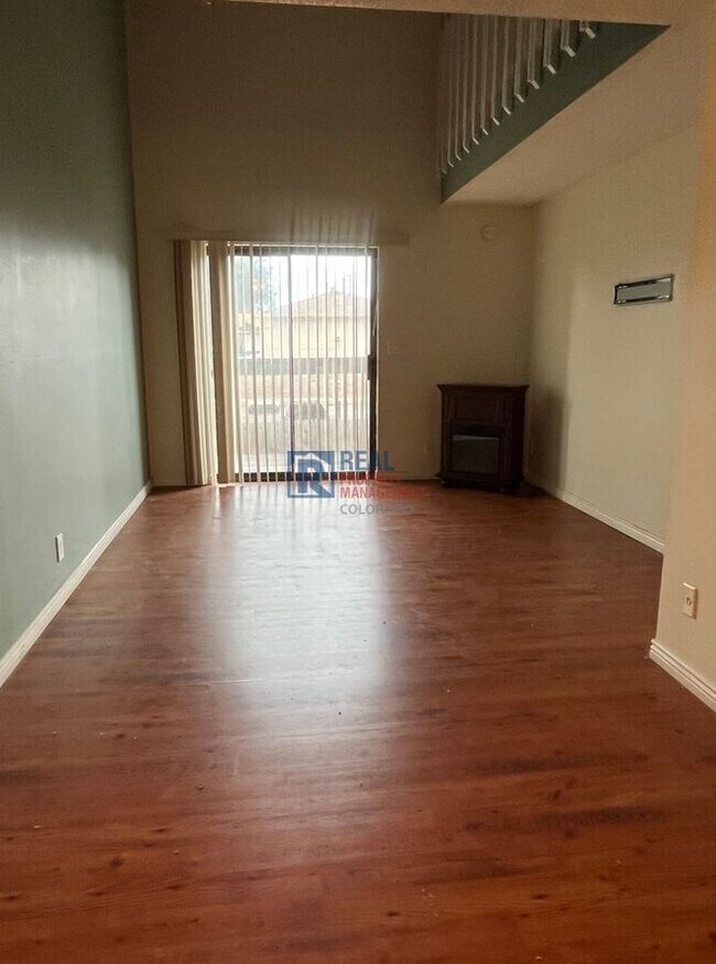 Foto del edificio - 225 E 8th Ave