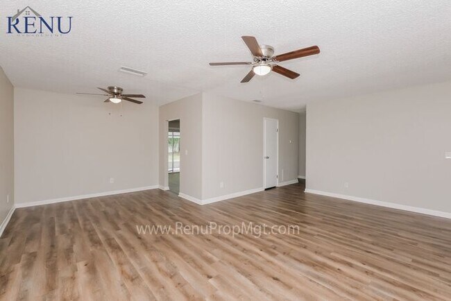 Foto del edificio - Spring into Savings: 50% off your first mo...