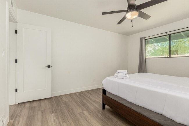 Foto del edificio - 6622 E Avalon Dr