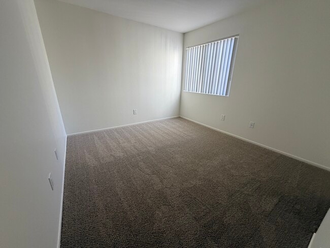 Upstairs Guest Room - Madison Newport Apartment Homes