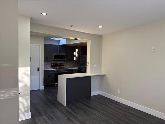 Foto del edificio - 19-49-49 80th St