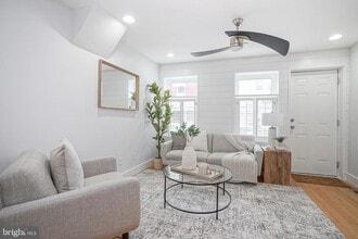 Building Photo - 2111 Manton St