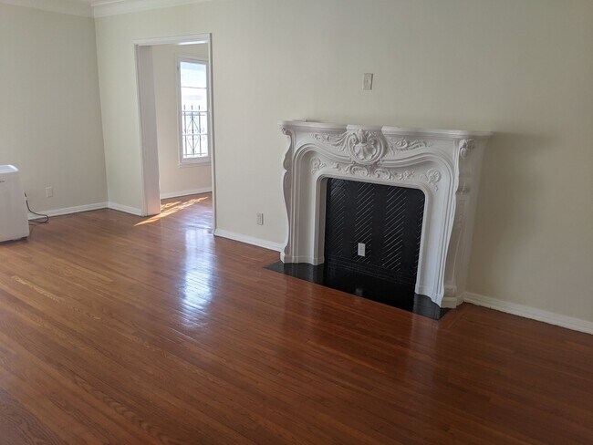 Foto del edificio - 451 N Oakhurst Dr